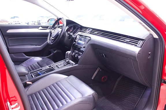 Volkswagen Passat 15 of 24