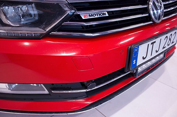 Volkswagen Passat 11 of 24
