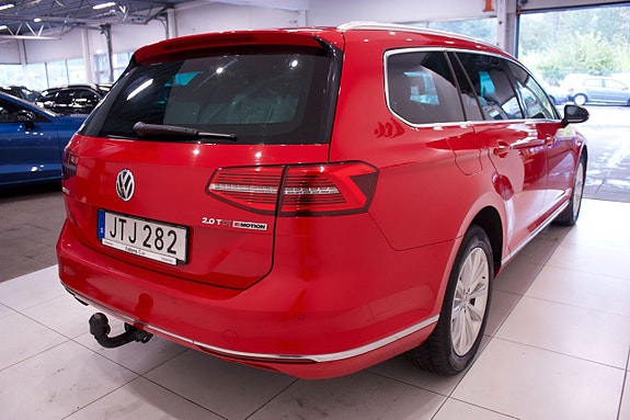 Volkswagen Passat 8 of 24
