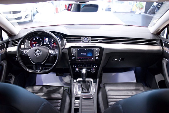 Volkswagen Passat 17 of 24