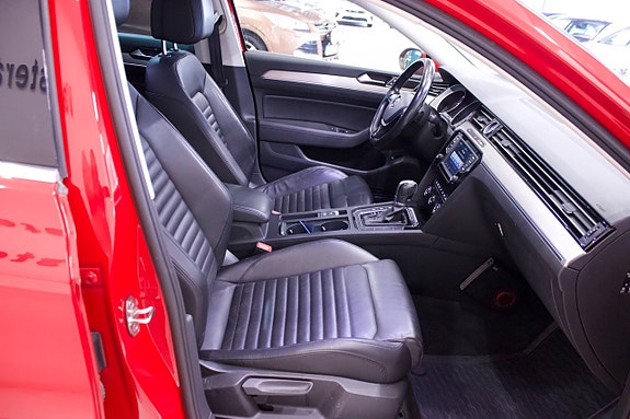 Volkswagen Passat 24 of 24
