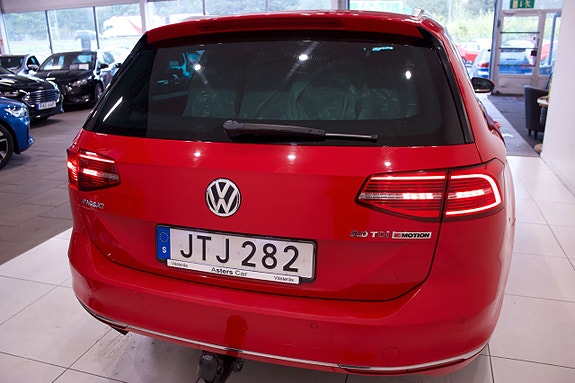 Volkswagen Passat 7 of 24