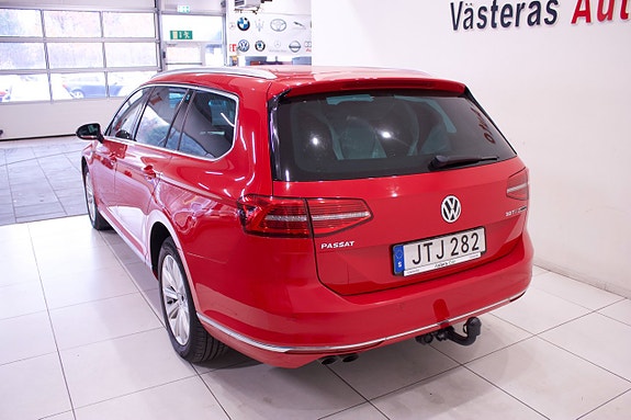 Volkswagen Passat 6 of 24