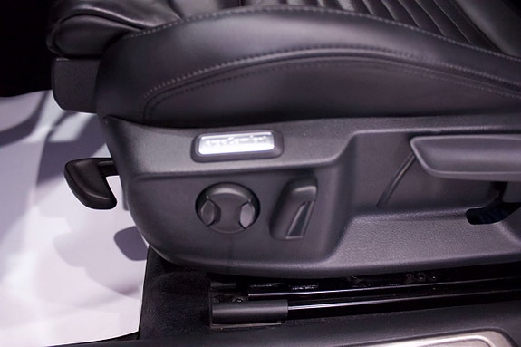 Volkswagen Passat 16 of 24
