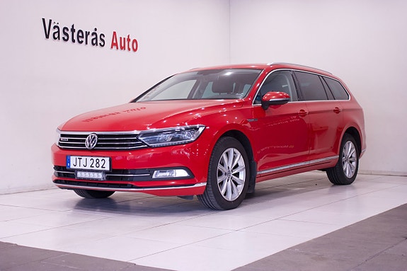 Volkswagen Passat 2 of 24