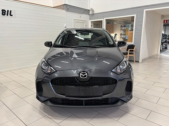 Mazda 2 3 of 5