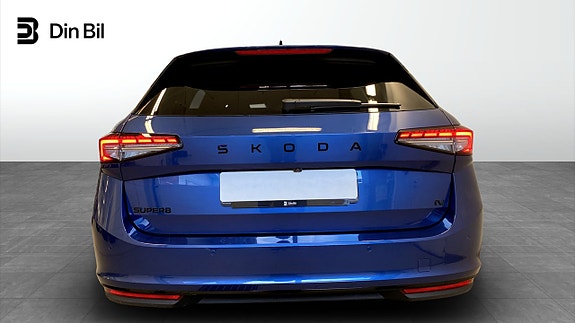 Skoda Superb 4 of 5
