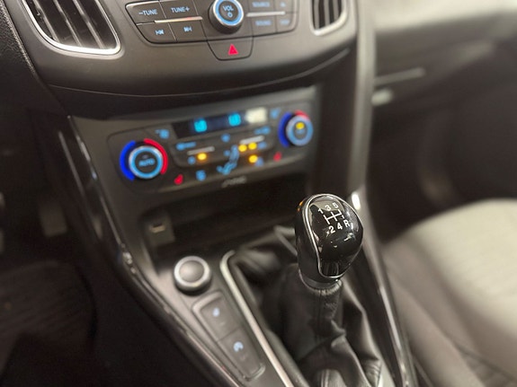 Ford Focus 9 of 19