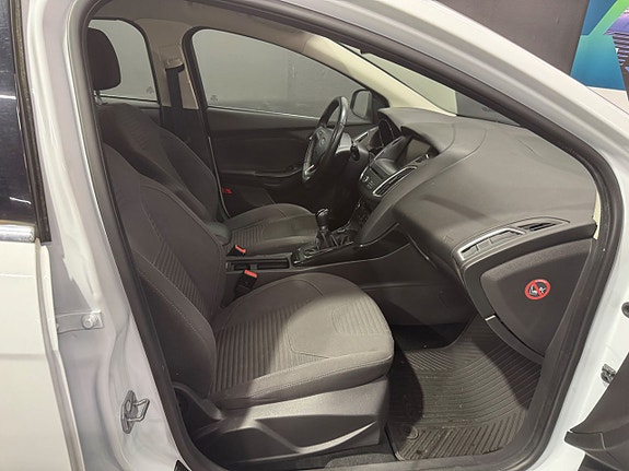 Ford Focus 14 of 19