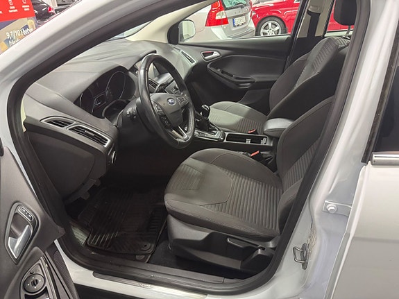 Ford Focus 10 of 19
