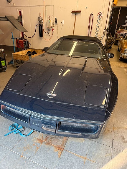 Chevrolet Corvette 2 of 2