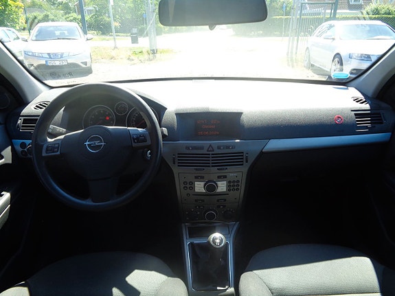 Opel Astra 8 of 20