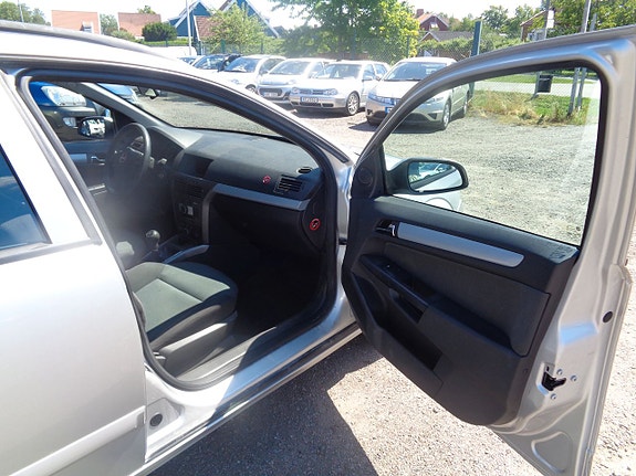 Opel Astra 13 of 20