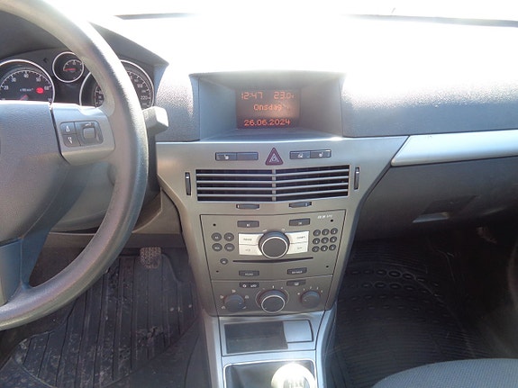 Opel Astra 12 of 20