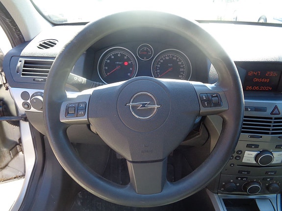 Opel Astra 10 of 20