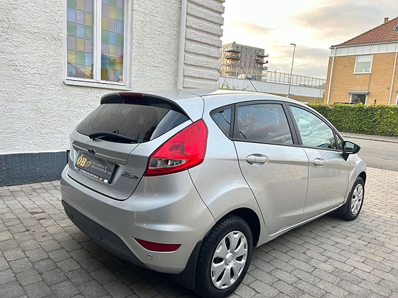 Ford Fiesta 6 of 21