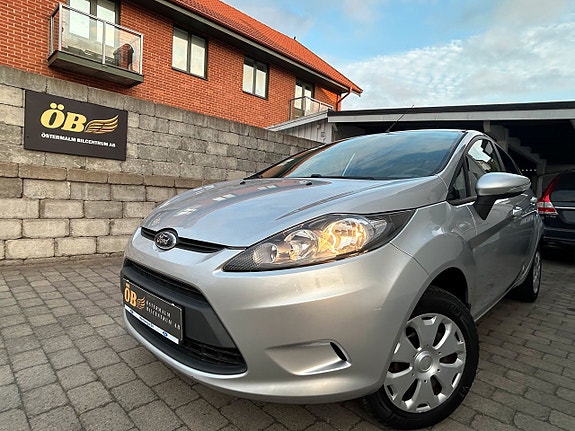 Ford Fiesta 2 of 21