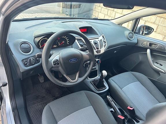 Ford Fiesta 10 of 21