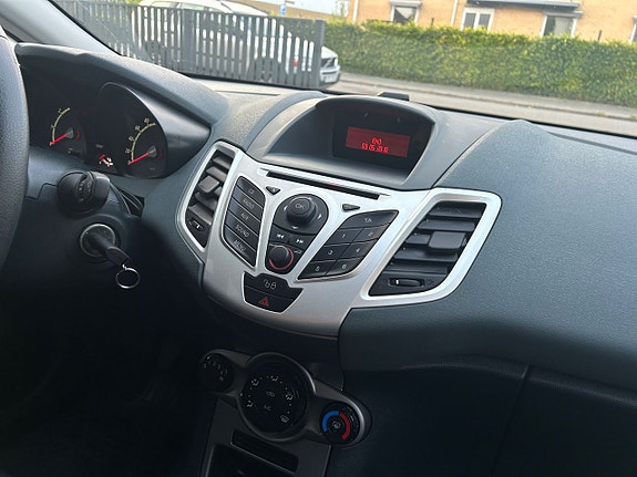 Ford Fiesta 17 of 21