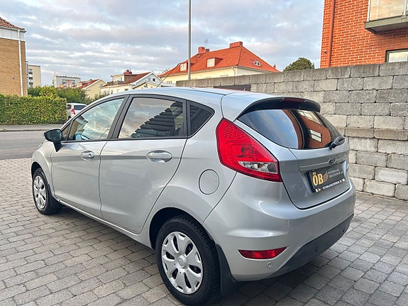 Ford Fiesta 5 of 21