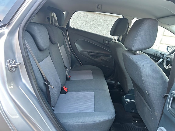 Ford Fiesta 15 of 21