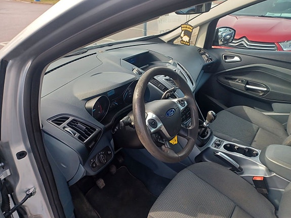 Ford C-Max 14 of 17