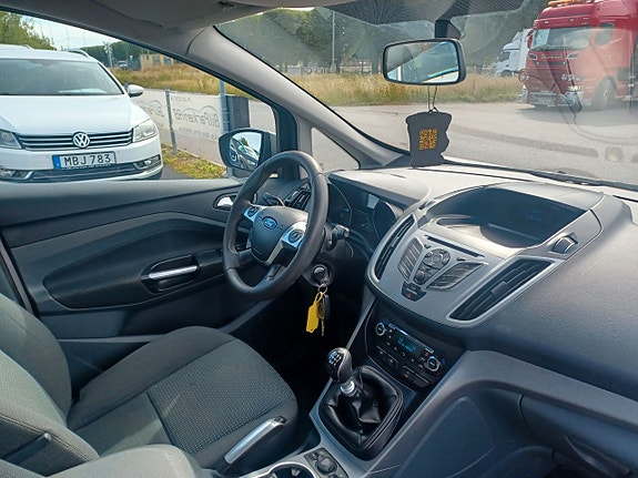 Ford C-Max 10 of 17