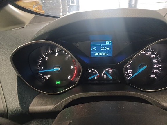 Ford C-Max 13 of 17