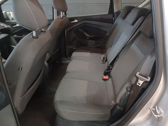 Ford C-Max 8 of 17