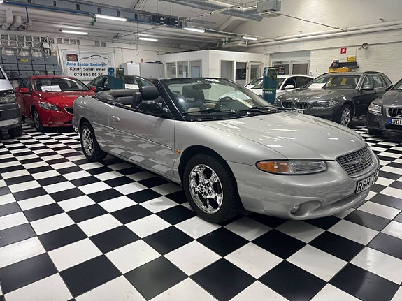 Chrysler Stratus 2 of 5