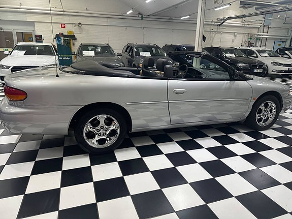 Chrysler Stratus 7 of 12