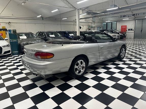 Chrysler Stratus 3 of 5
