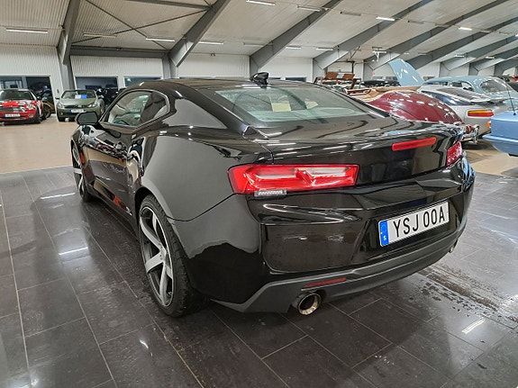 Chevrolet Camaro 4 of 12