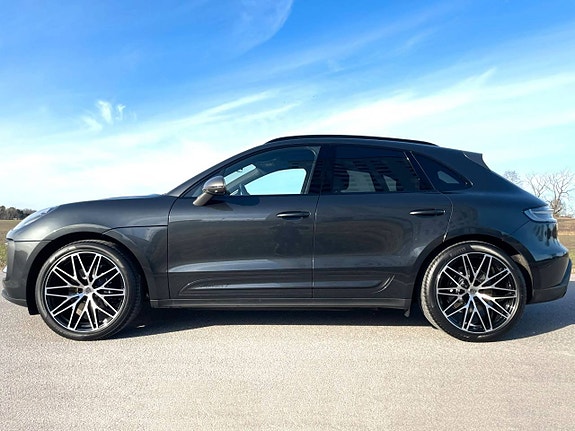 Porsche Macan T 8 of 10