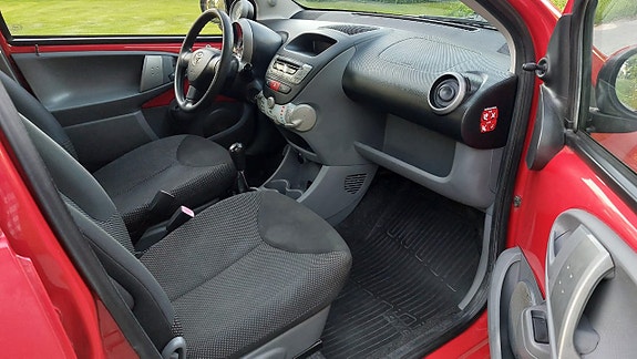 Toyota Aygo 10 of 13