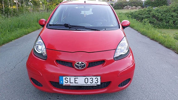 Toyota Aygo 2 of 13