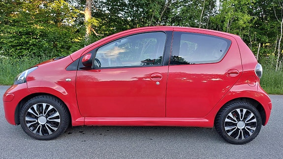 Toyota Aygo 4 of 13