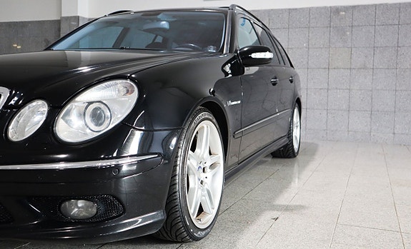 Mercedes-Benz E55 8 of 26