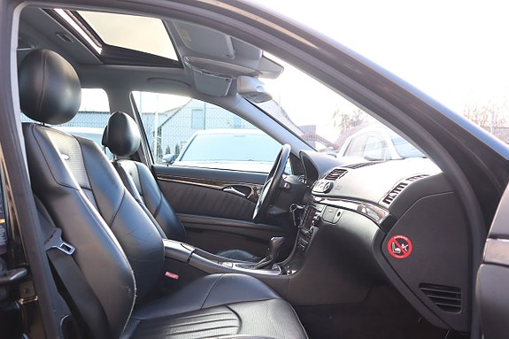 Mercedes-Benz E55 15 of 26