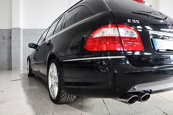 Mercedes-Benz E55 25 of 26