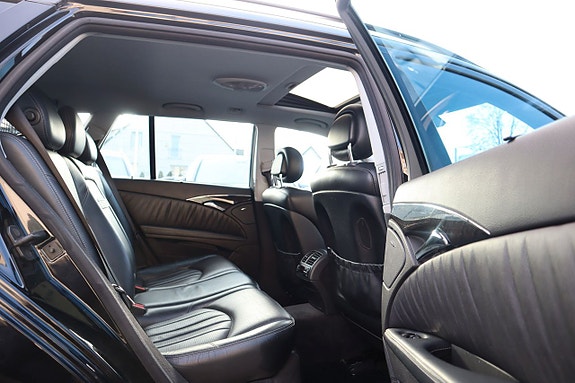 Mercedes-Benz E55 21 of 26