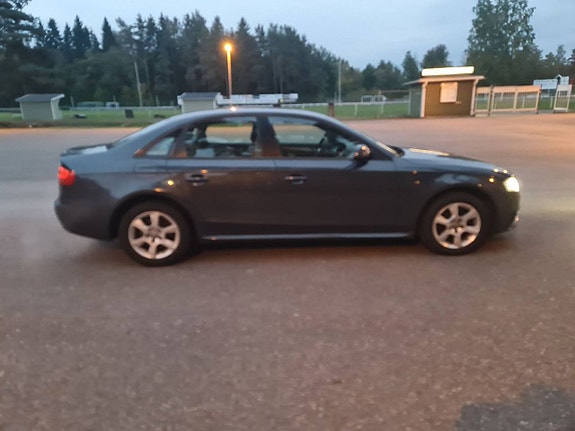 Audi A4 9 of 17