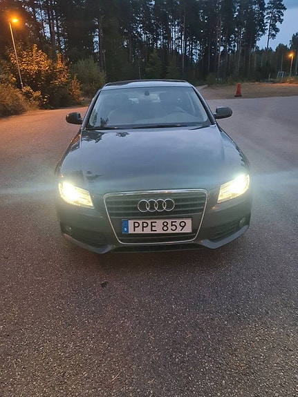Audi A4 6 of 17