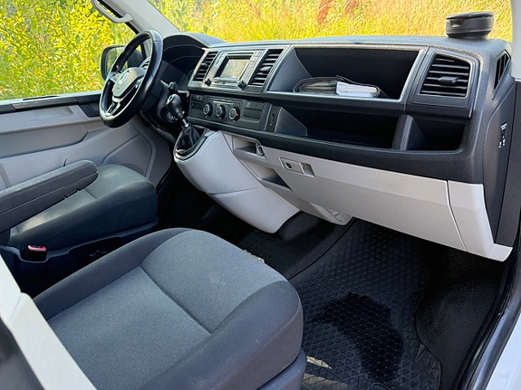Volkswagen Transporter 8 of 13
