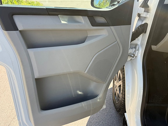 Volkswagen Transporter 11 of 13
