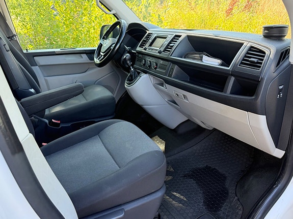 Volkswagen Transporter 10 of 13
