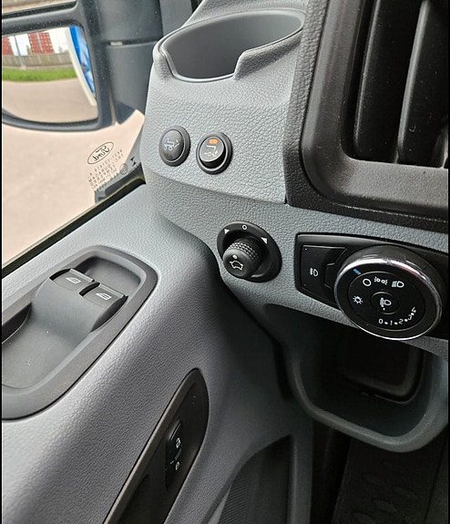Ford Transit 26 of 27