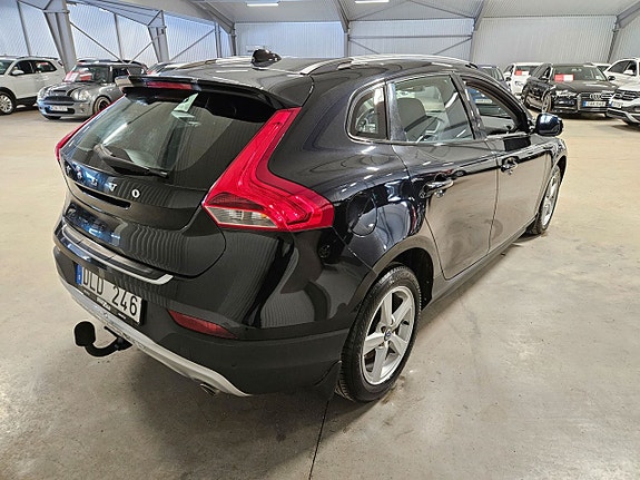 Volvo V40 Cross Country 3 of 11