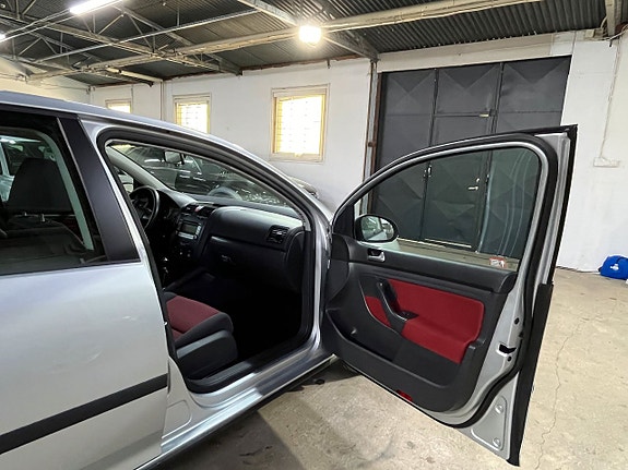 Volkswagen Golf V 16 of 16