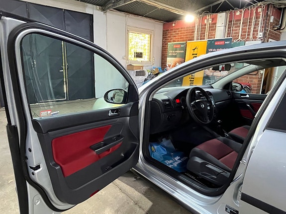 Volkswagen Golf V 13 of 16